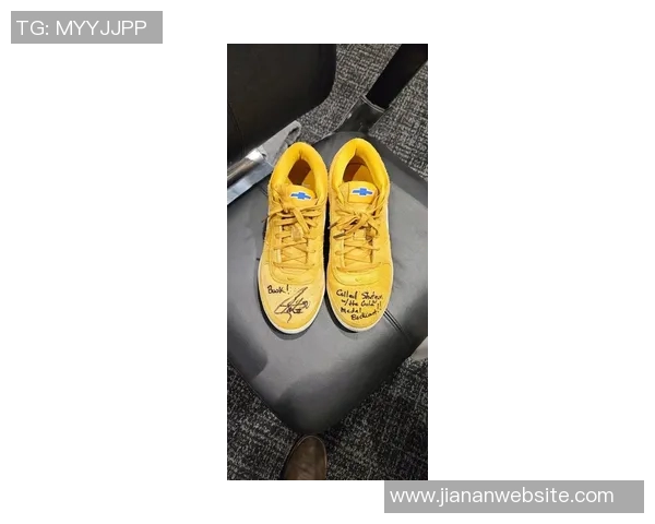 布克谈库里为Nike招募球鞋自由球员的努力与期待