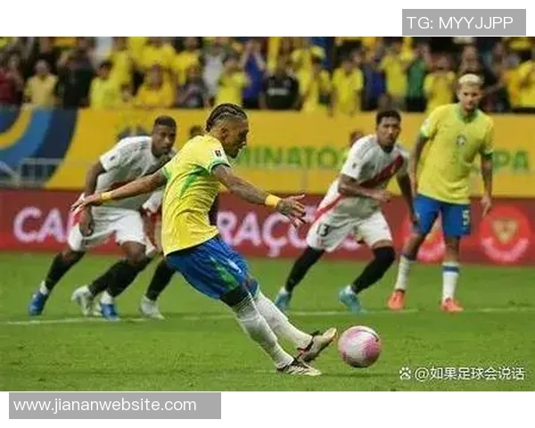 法媒报道恩里克重用16岁右后卫拒绝其参加U17世界杯引发关注